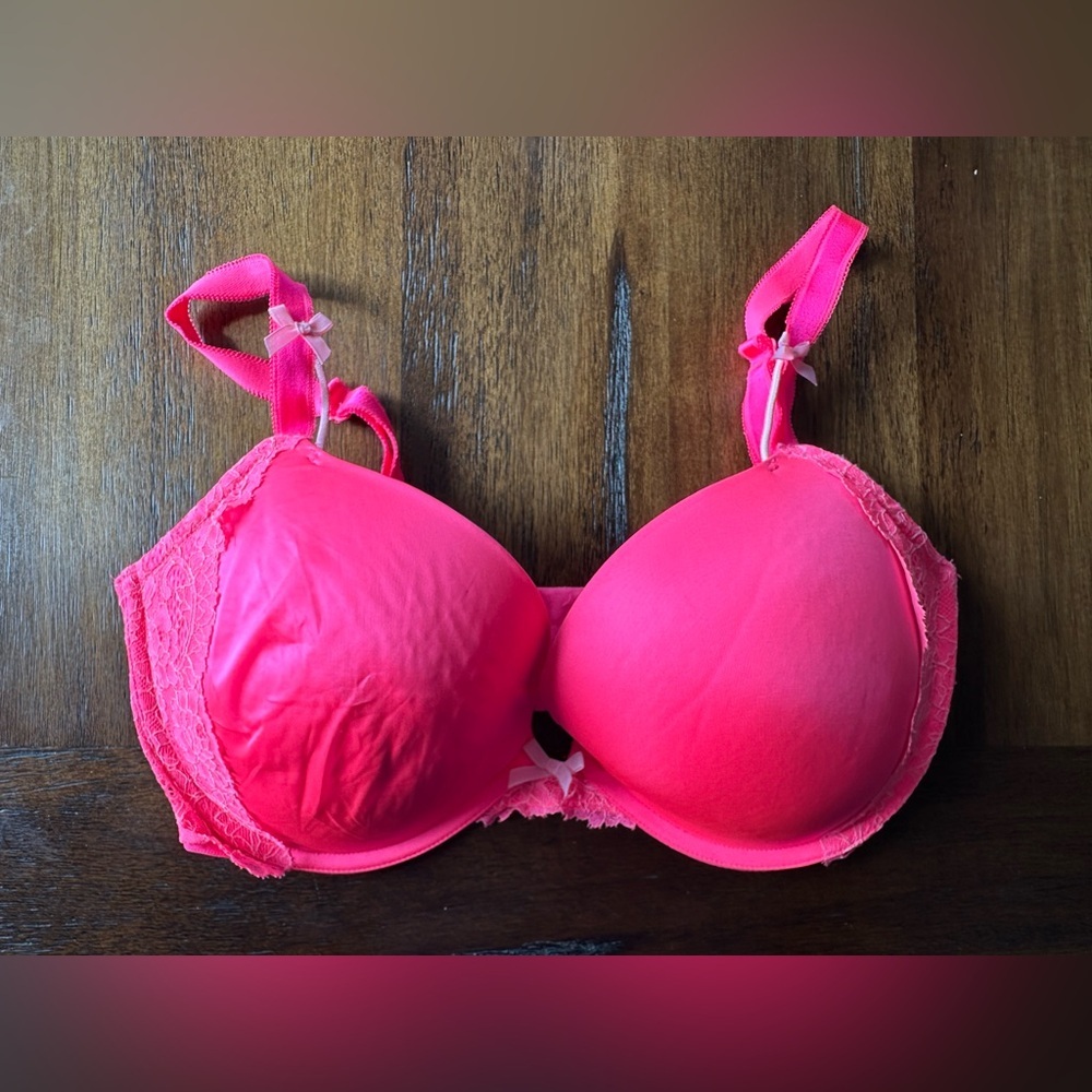 Victoria’s Secret Dream Angles Push-Up Vibrant Pink Lace Trim Bra- size 36DD